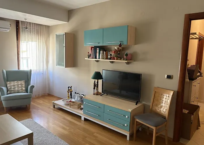 Cozy In The Very Center *